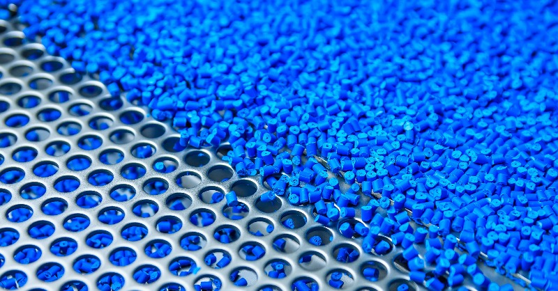 Czapp_portal's tweet photo. China's PET resin export prices are softening, whilst demand is fragile for peak buying season, leading to increase concern from producers. Click to learn more how this impacts  the current market outlook ➡️ #plastics #packaging