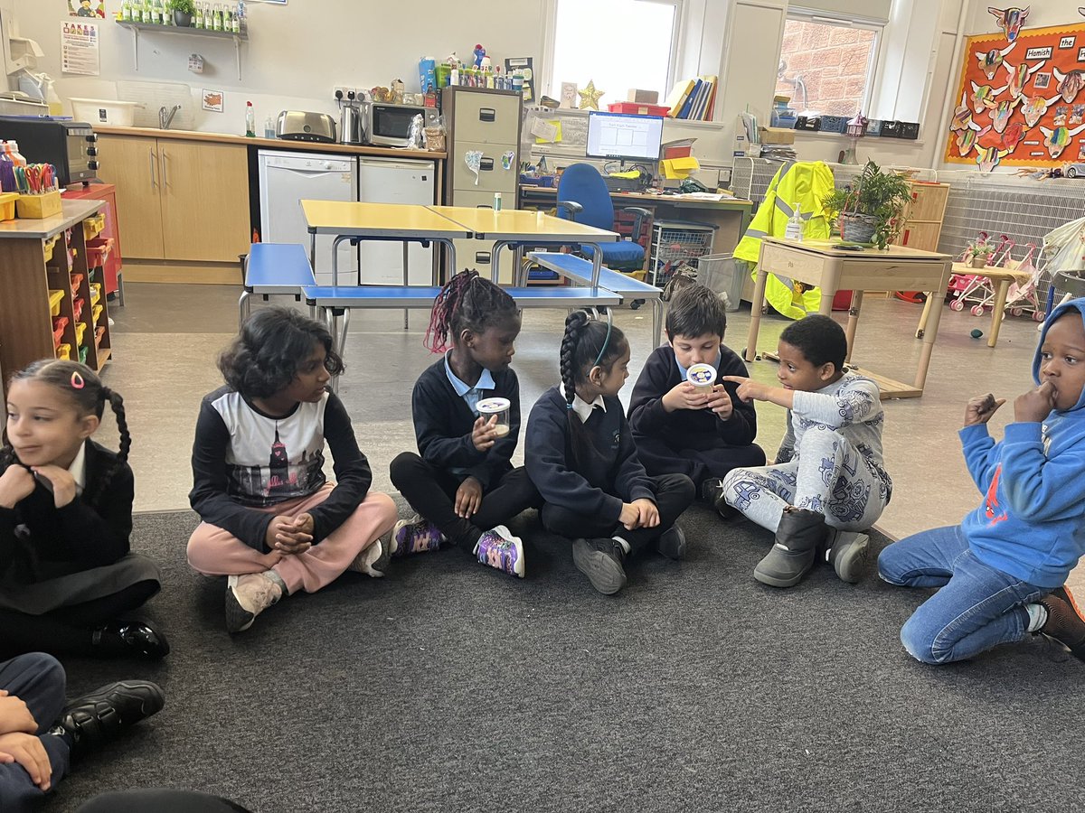 ibroxprimary's tweet photo. Our caterpillars have arrived 🐛🐛🐛 We are so excited to see them grow and transform 🐛🦋#Theveryhungrycaterpillar #Lifecycleofabutterfly 🦋☺️ https://t.co/5iD33m8bzI
