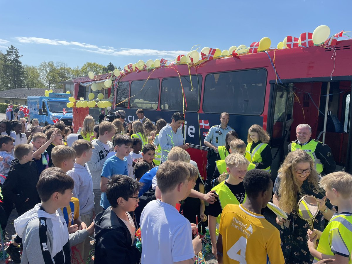 Årets Skolepatrulje 2023 - Ådalskolen i Skive - fejret med verdens fedeste frikvarter. Det her er bare årets bedste arbejdsdag🥳👏👏