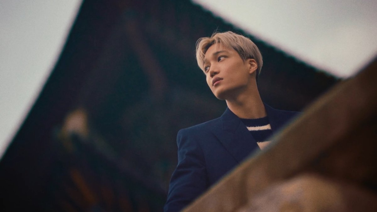 WORLDMUSICAWARD's tweet photo. #EXO's #Kai, the 1st Korean Global Ambassador for #Gucci, slays at the #GucciCruise2024 Fashion show at #GyeongbokgungPalace! 👊🔪🏰🇰🇷✨🌟👑💚 
🔗:https://t.co/C8jlr4qMzp https://t.co/ZxeDWdwHOW