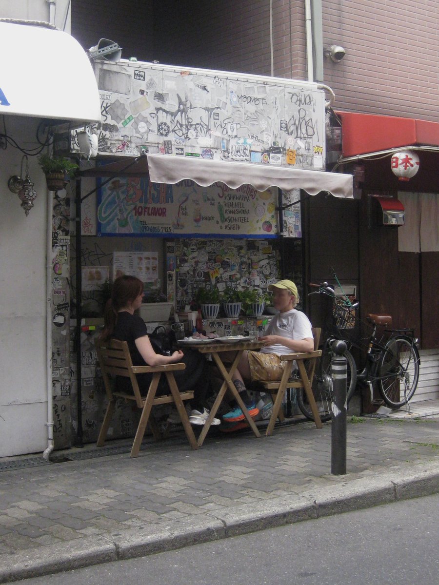 こういう何気ない瞬間を撮るのが好きだったり。
