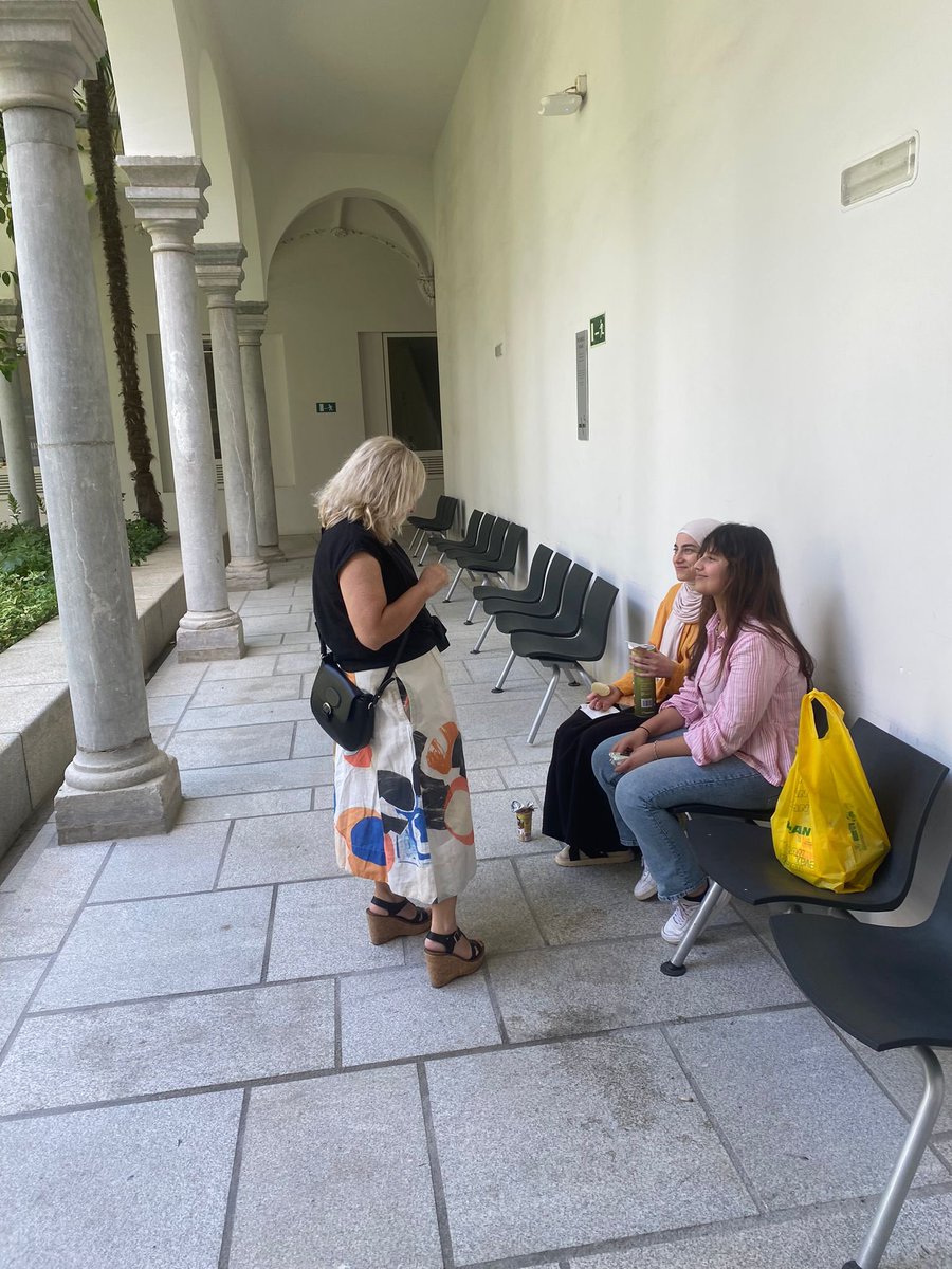 Esta mañana he estado en la Escuela Técnica Superior De Arquitectura. Es un placer siempre charlar con vosotros y escuchar vuestras ideas. ¡Muchas gracias por el apoyo! 🥰