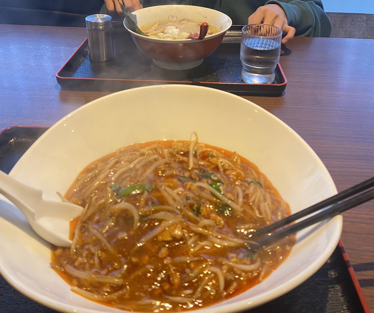 4CDSNB's tweet photo. 今日はアレなので…
次男坊と二人でご飯🍜 https://t.co/DEtprBOP8R