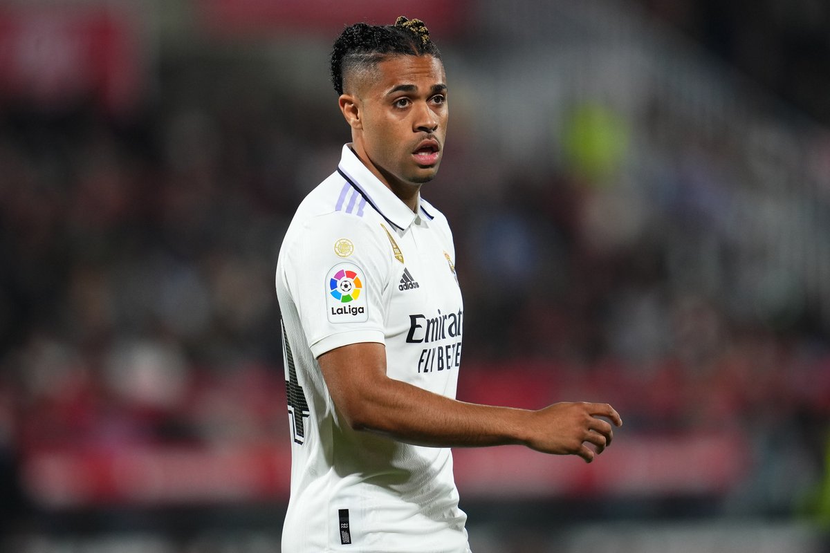 _BeFootball's tweet photo. Le Real Madrid alignera demain une attaque Hazard - Mariano Diaz.

(@marca) https://t.co/vsXSASImmT