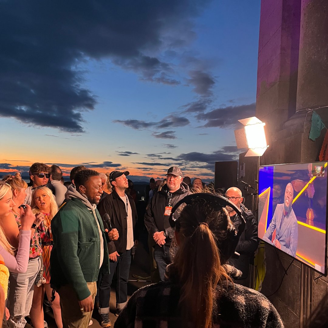 Team #Scoop secured an amazing opportunity with <a href="/thelateishshow/">The Lateish Show</a> - hosting their ‘Pass the Mic’ segment on-site… Catch @babatundecomdedy hosting the show from Highest Point, airing next Friday at 10PM 🤩