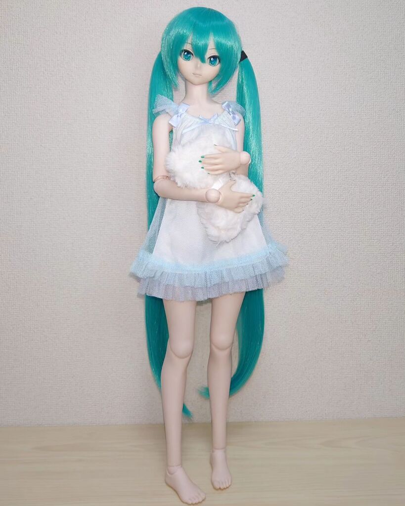 3939prpr's tweet photo. 寝る前のミクさん…♪
#hatsunemiku #初音ミク #dd初音ミク #miku #ドルフィードリーム #dollfiedream #doll #volks #vocaloid #おやすみ #添い寝したい https://t.co/OJHmJQ195k https://t.co/7p1W2i2car