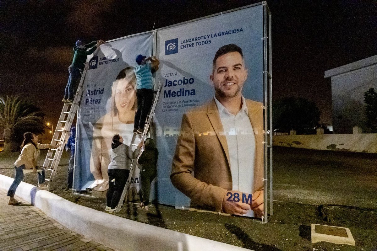 jacobo_medina's tweet photo. Arrancan las elecciones y vamos con ganas, con muchas ganas de avanzar ✅🙌🏻

Contamos contigo este 28 de Mayo para teñir de azul las urnas 🔵

Lanzarote y La Graciosa 
 Elige Avanzar. 

#28deMayo 

#JacoboMedina2023 https://t.co/p0XBQ2rYO8