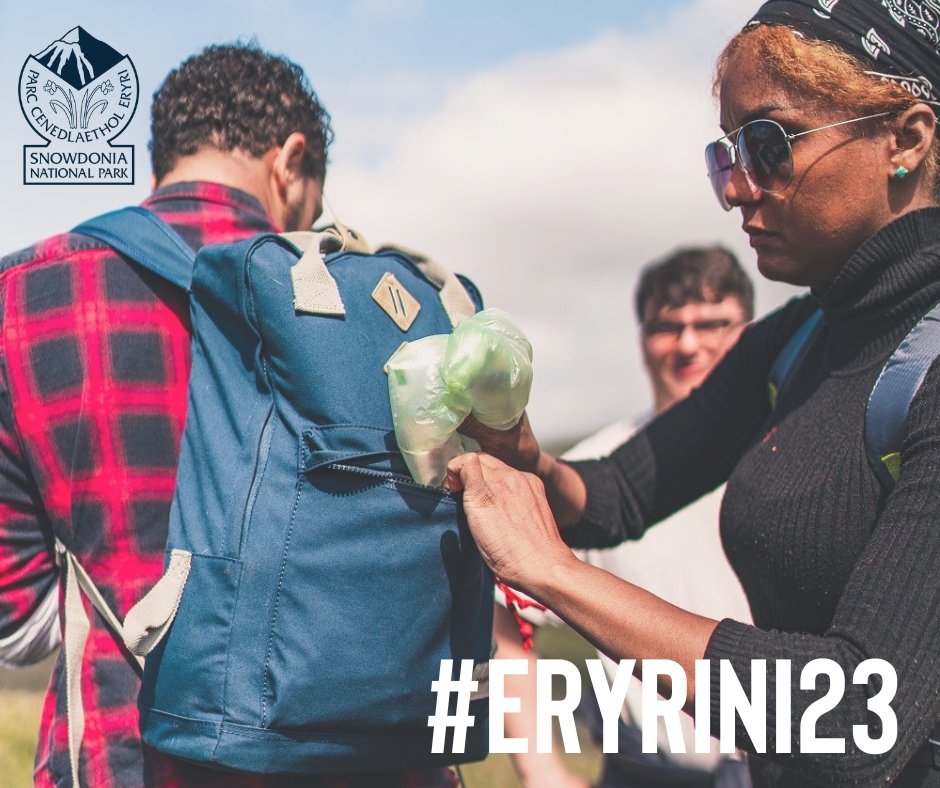 Taking your litter home is one small way of making a big difference in Eryri 🍃 Click here for more info on ways you can look after our National Parks: bit.ly/3lLsbTC #eryrini23