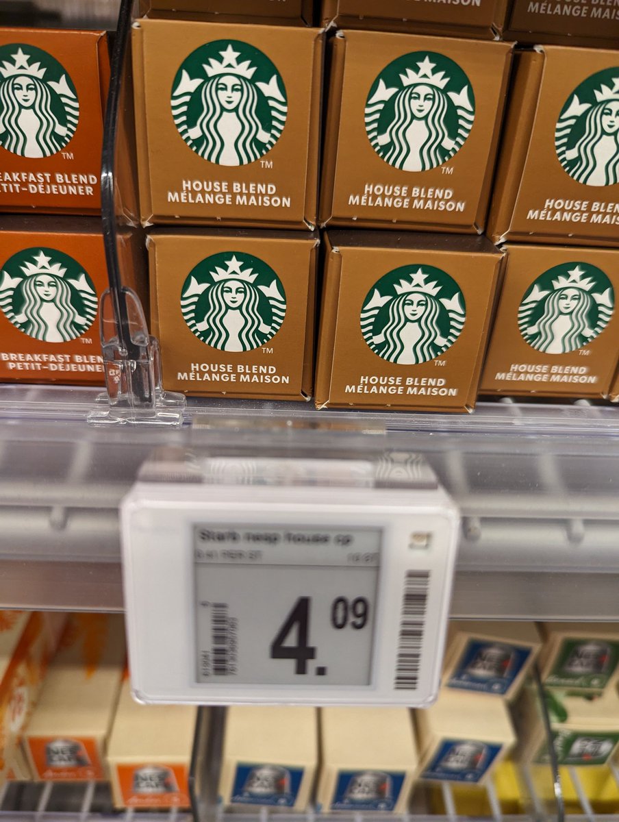 Hoi <a href="/albertheijn/">Albert Heijn</a>, waarom zijn Starbucks cupjes in een groot verpakking per stuk duurder dan die in de kleine verpakking? 41 cent vs 42 cent. Die prijskaartje