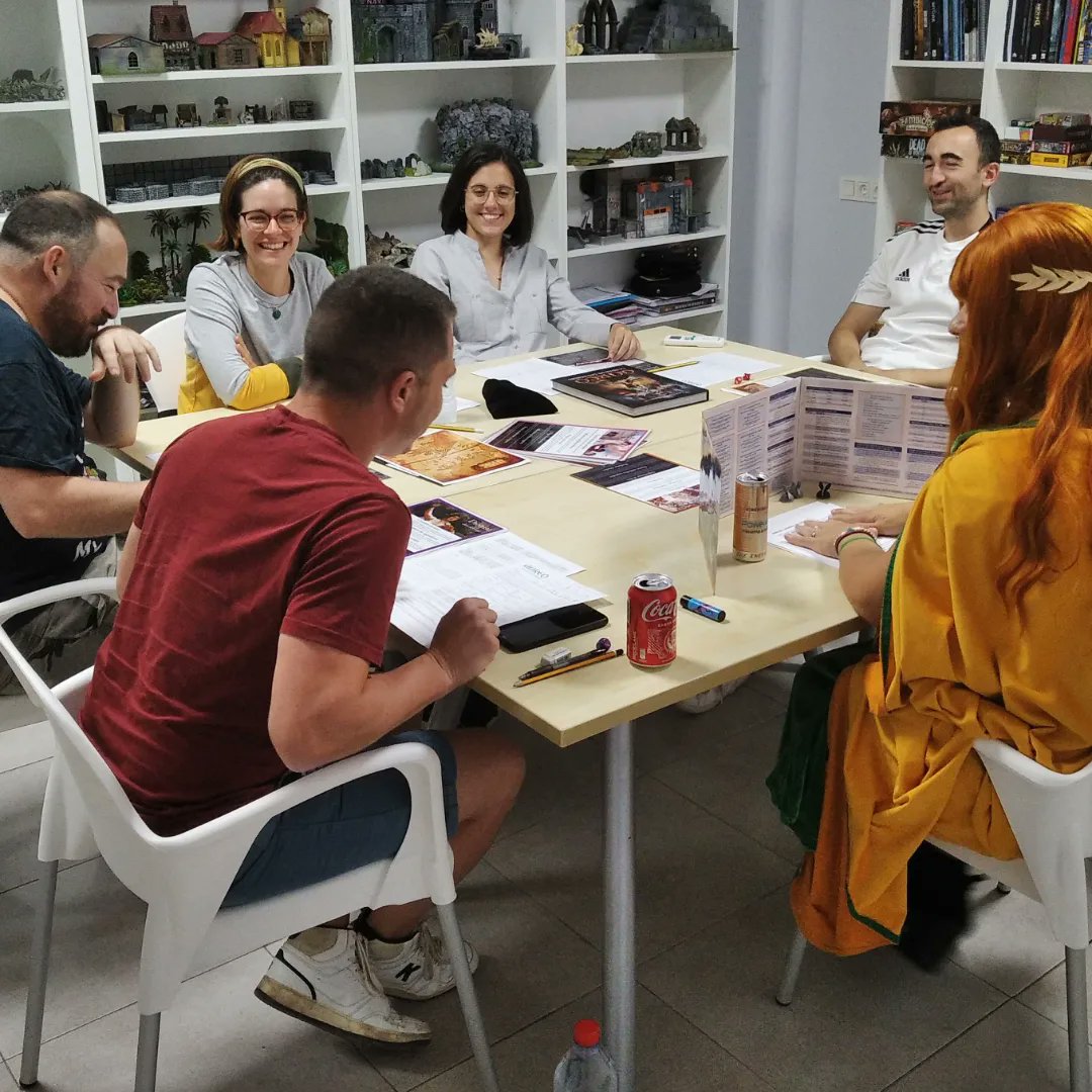 theaureo's tweet photo. Algunas de las últimas partidas de Áureo que se han celebrado en el local de @encuentromurcia bajo la dirección de @Leachryde. https://t.co/JCexH1I5Od