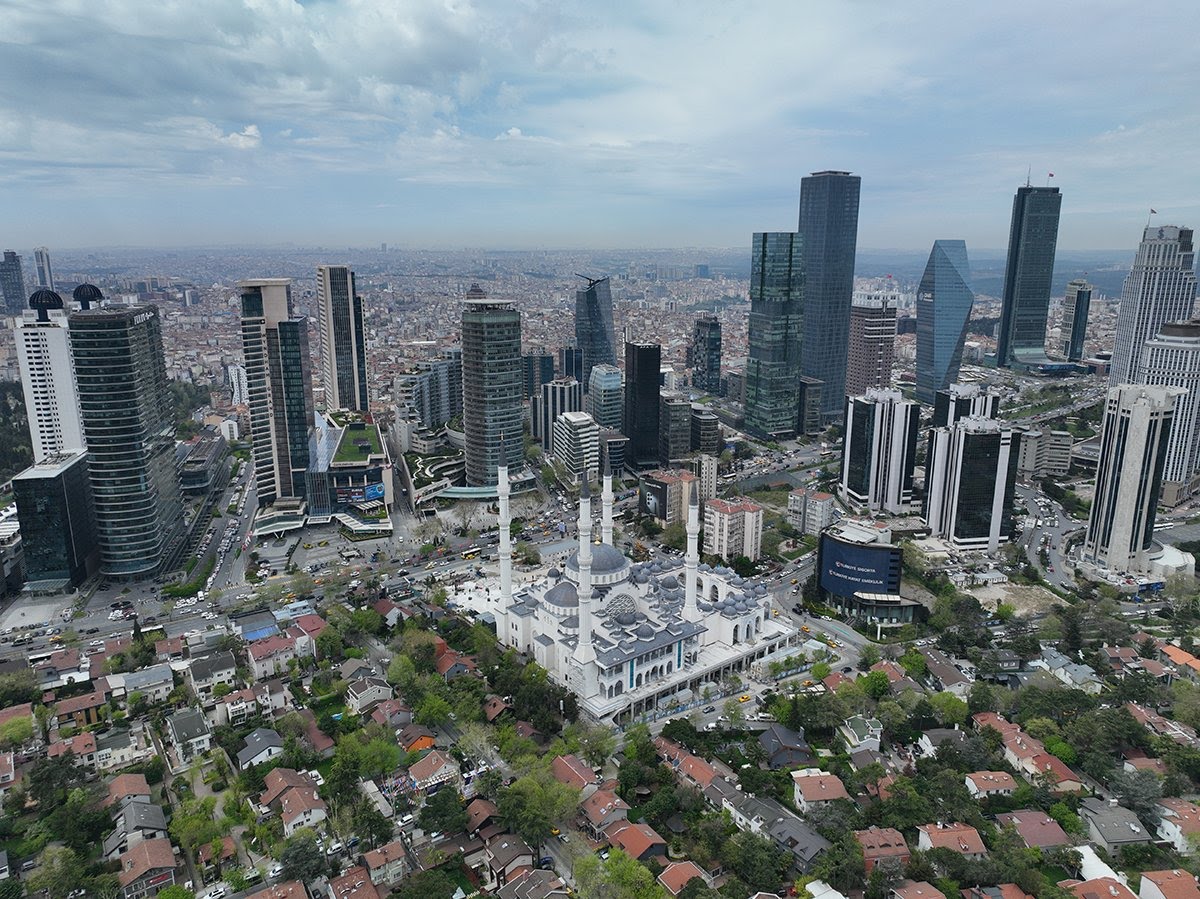 "Tayyip Erdoğan"
#Secim2023 

Levent Barbaros Hayrettin Paşa Camii "RESMEN BEN TEK SIZ HEPİNİZ"diyor.