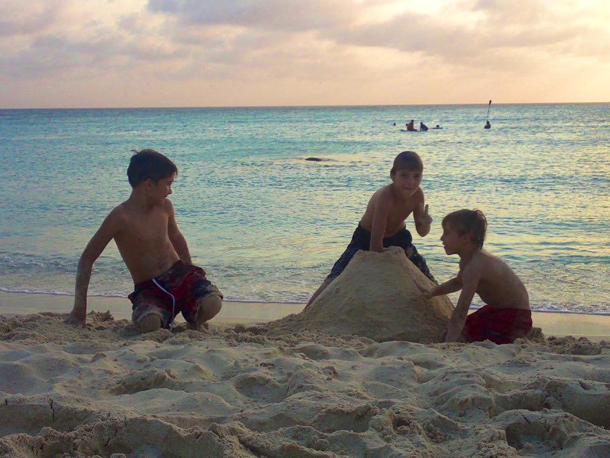 Aruba, One Happy Island for Kids.
Our kids speak 4 languages: Papiamento at home, Dutch at school, English, and Spanish because the influence of North and South America.

#arubiankids #onehappyisland #aruba
