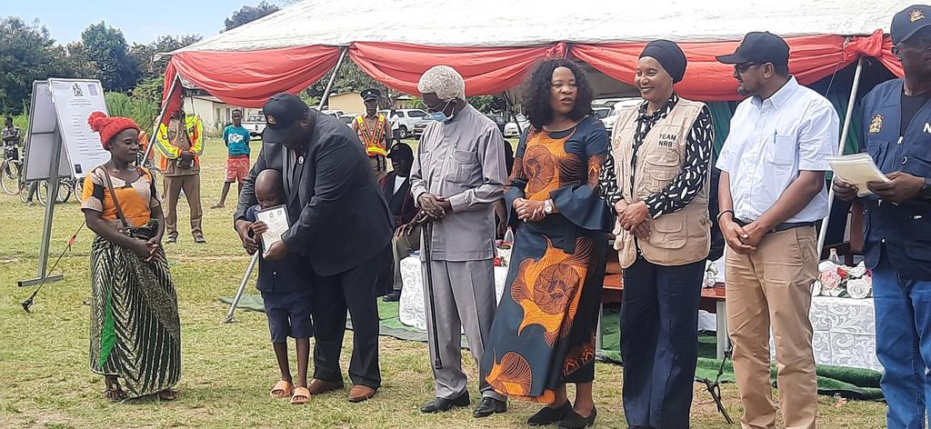 AmboNishe's tweet photo. Children receive birth certificates which is essential legal document required to secure basic human rights to name, identity and nationality. Birth registration certificate is the first step in securing recognition of individuals before the law &amp; safeguarding their human rights. https://t.co/9leUhyHGKS