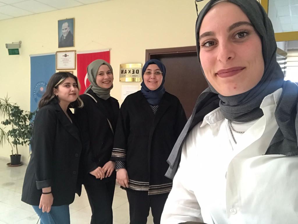 asusbf's tweet image. Fakültemiz öğrencileri hibrit eğitimde hocaları ile buluştu. @aksarayedutr @ProfYusufSahin