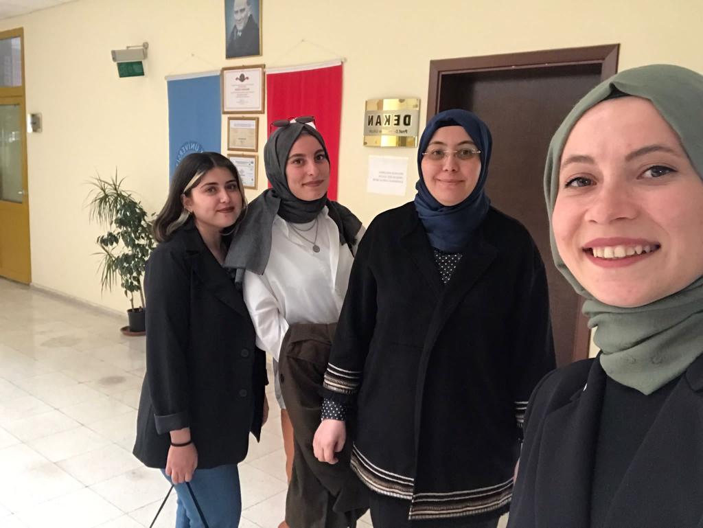 asusbf's tweet image. Fakültemiz öğrencileri hibrit eğitimde hocaları ile buluştu. @aksarayedutr @ProfYusufSahin