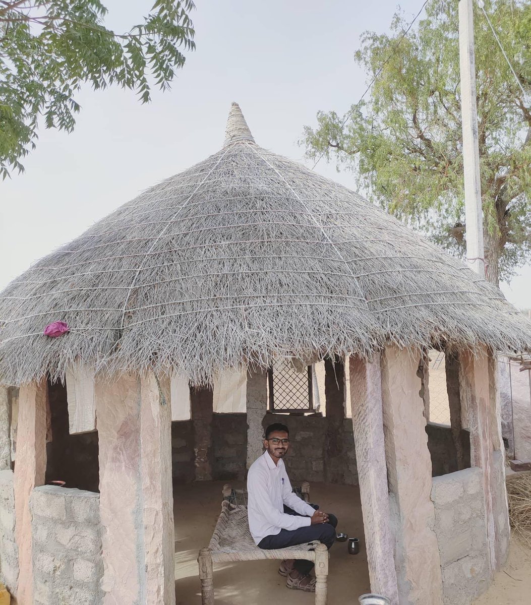 Barmer_Harish's tweet photo. बाड़मेर के बेटे भट्टा राम मेघवाल टापरा (पूर्व छात्रसंघ अध्यक्ष TISS मुंबई) को यूनेस्को के IHE Delft जल शिक्षा संस्थान, नीदरलैंड में स्नातकोत्तर की उपाधि के लिए चयन होने पर बधाई एवं शुभकामनाएँ।थार की इस प्रतिभा को प्रोत्साहन देने के लिए रोटरी फाउंडेशन को साधुवाद।
#BarmerKeYuva https://t.co/262ejfqOLa