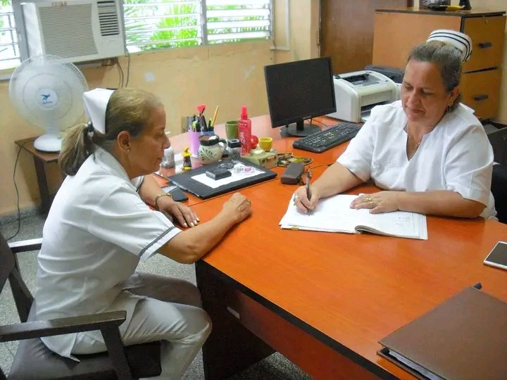 AlbertoLopezcu's tweet photo. #BuenosDías
Hoy despertamos agradeciendo la noble e inmensa labor de enfermeras y enfermeros.
Muchas felicidades a ustedes q cuando la salud se quiebra sostienen nuestra mano.
#CubaPorLaVida 
#JuntosPorVillaClara. https://t.co/UhN9iAPm3p