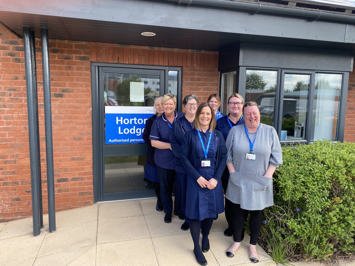 tracygr64704284's tweet photo. #International Nurses Day to our amazing District Nursing teams ❤️
@sthknhs https://t.co/FLio6uqRDd