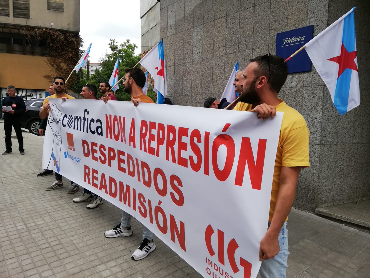 galizaCIG's tweet photo. 🗣️“Comfica culpable, Telefónica responsable!”
✊🏻Delegados/as da CIG-Industria de Ourense reclaman a readmisión de catro traballadores inxustamente despedidos
ℹ️ https://t.co/gCaKq87QCz
#Comfica #Telefónica #represiónlaboral #represiónsindical #Ourense @CiGindustria https://t.co/vEVBiSQ3oK