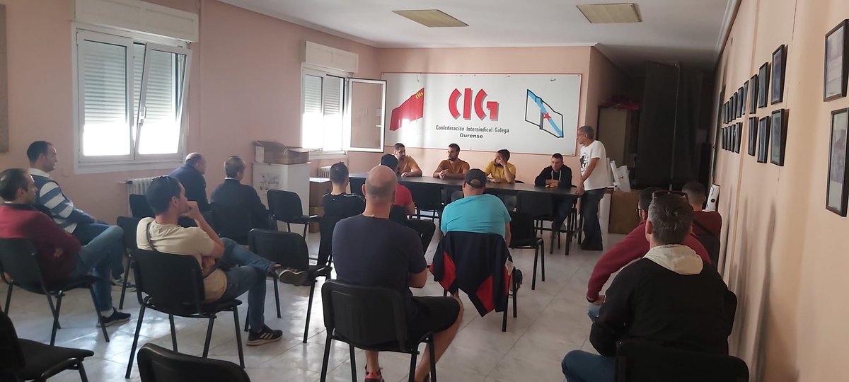 galizaCIG's tweet photo. 🗣️“Comfica culpable, Telefónica responsable!”
✊🏻Delegados/as da CIG-Industria de Ourense reclaman a readmisión de catro traballadores inxustamente despedidos
ℹ️ https://t.co/gCaKq87QCz
#Comfica #Telefónica #represiónlaboral #represiónsindical #Ourense @CiGindustria https://t.co/vEVBiSQ3oK