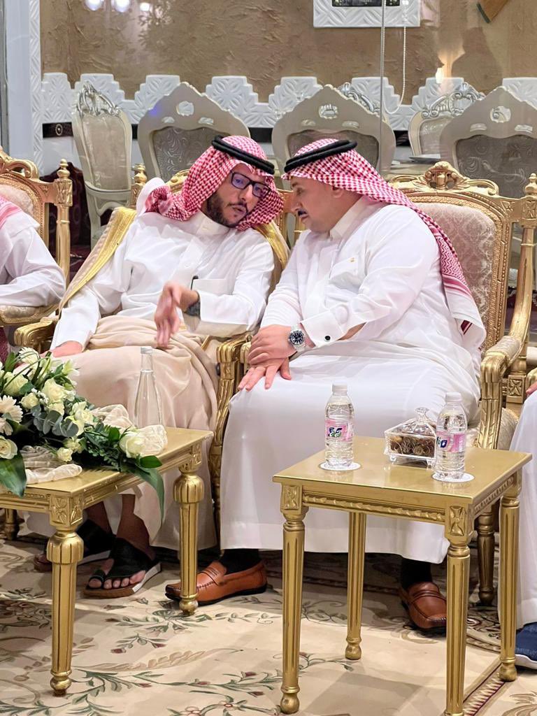 Fahad_ALqathami's tweet photo. تشرفت مساء امس 
في ضيافة رئيس الغرفة التجارية بالطائف الاخ / غازي بن مستور القثامي 
بحضور صاحب السمو الملكي الامير / سعود بن نهار ال سعود محافظ الطايف وتكريمي  من قبل سموه بمناسبة فوزي بعضوية الغرفة التجارية بجده 
كمًا أشكر اخي غازي على حسن الاستقبال وكرم الضيافة الغير مستغربة https://t.co/TXCDBUmxmU