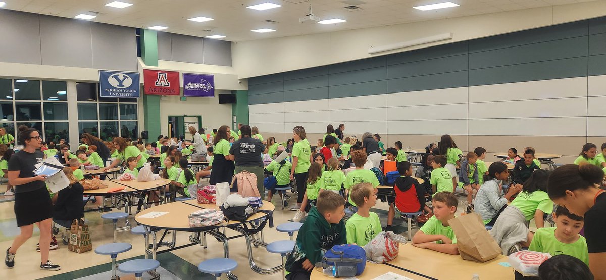 Ready for a long, fun day on our big field trip! <a href="/WGESdragons/">Walnut Grove ES</a>