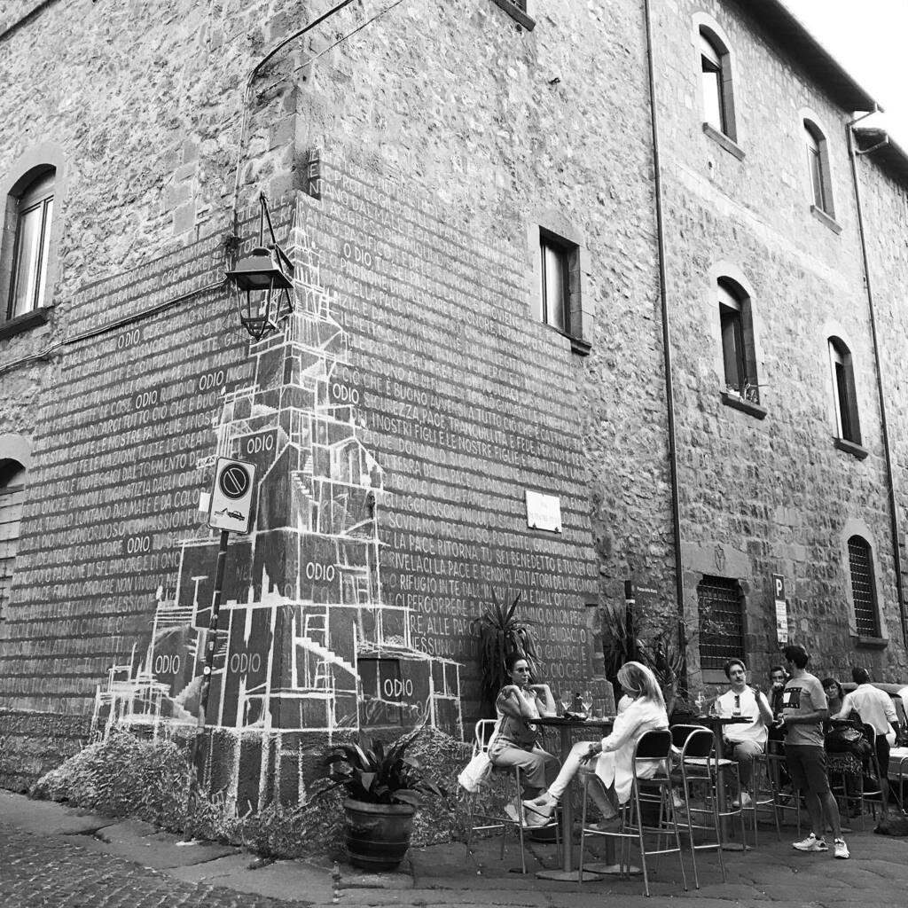 Silverlicchi's tweet photo. #bw #graffiti #streetart #graffitiart #streetartphotography #streetarteverywhere #igersgraffiti #graffitilove #graffitilovers #blackandwhite https://t.co/fYe1WpfXLq https://t.co/odmCacxRUS