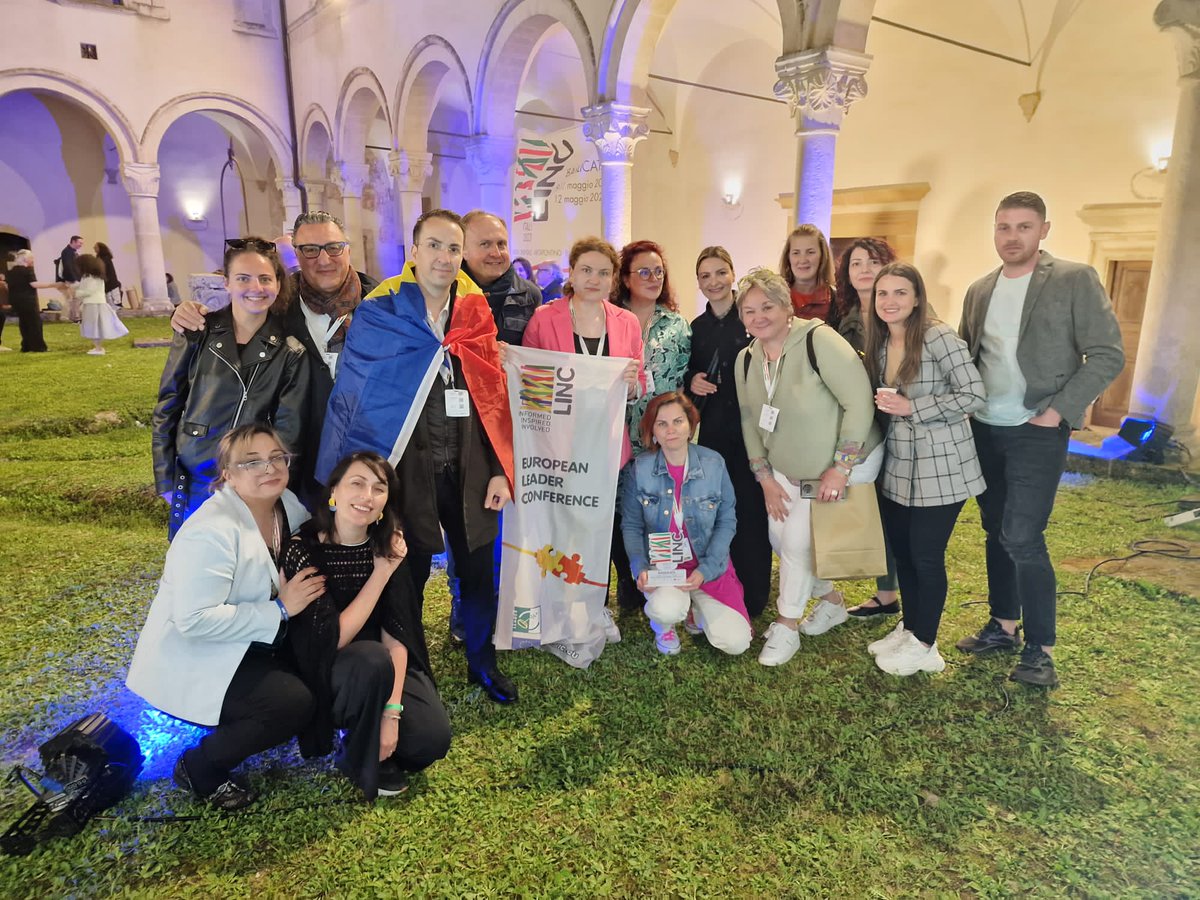 LINCRomania2024's tweet photo. 🇮🇹🚩🇷🇴 We are so proud that Romania will be from now on the bearer of the #LINC flag, the symbol of LAGs in 🇪🇺 Europe. 🔥It is a huge responsibility and a great challenge! 💪Organizers: @GalNapoca #LAGLiderBN #LAGLiderCluj #GALLjs #GALValeaSomesului @FProagro https://t.co/CuBldJFhaR