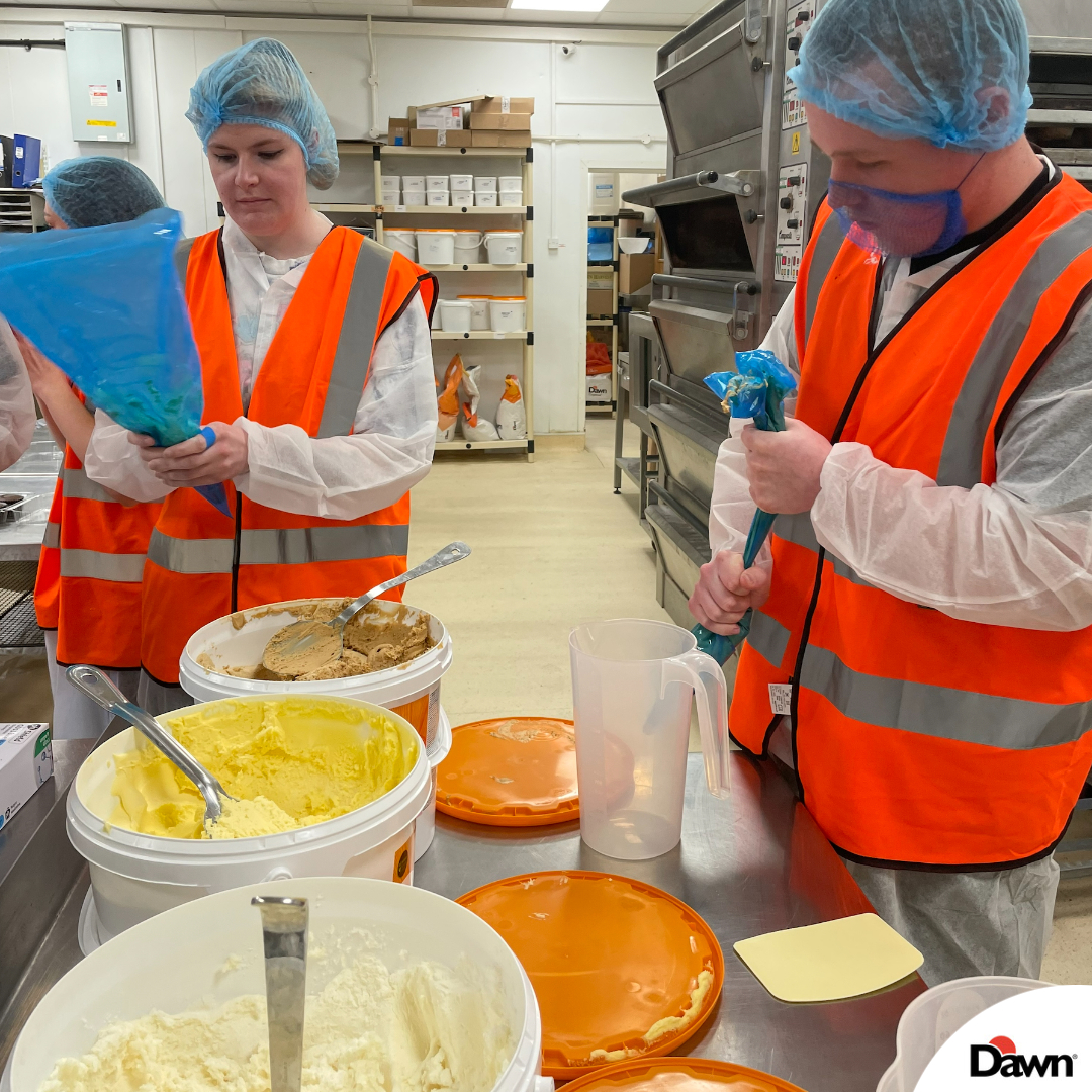 DawnFoodsUK's tweet photo. We were pleased to welcome #Bakerystudents from @wolvcoll to give them the opportunity to learn more about our business, careers, have a factory tour, and a chance to use Dawn products in a fun and practical hands-on session. 
It's fantastic to support our #bakersofthefuture! https://t.co/Pk3G6FIpHO