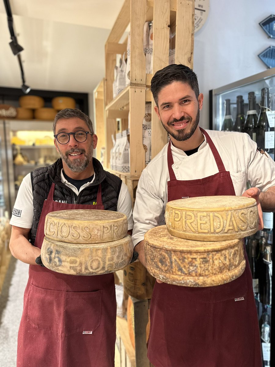Gabbani1937's tweet photo. Nella nostra cantina riposano le forme di formaggio d’alpeggio nostrane.
Non manchiamo mai di coccolarle e prendercene cura ogni giorno🧀
◽️
#gabbani #dal1937 #gastronomia #macelleria #formaggeria #salumeria #kmvero #kmzero #ticino #alpeggio #swisscheese #visitticino #piora https://t.co/uMOx6GmvvR
