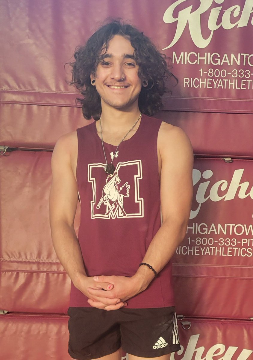 Keeping the tradition alive! High Flying Morton Mustang Gabe Torres is your 2023 West Suburban Conference Champion in the Pole Vault!  @MortonAthletics #mortonpride