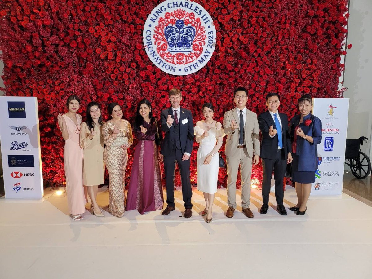 BSMorley's tweet image. Earlier this week the @ukinthailand hosted our #kingscoronation event. As is traditional, may I therefore present to you our fantastic (and looking v glam) @uktradeinthai team 2023! 

(Unfortunately everyone was so busy we didn’t manage to get together at one moment!!)