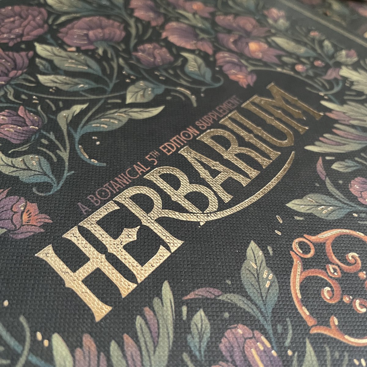 Do you ever receive a new #DnD book that just blows you away? It took a long time to get it right but the foiled Artist's Edition of Herbarium finally arrived and I am in LOVE