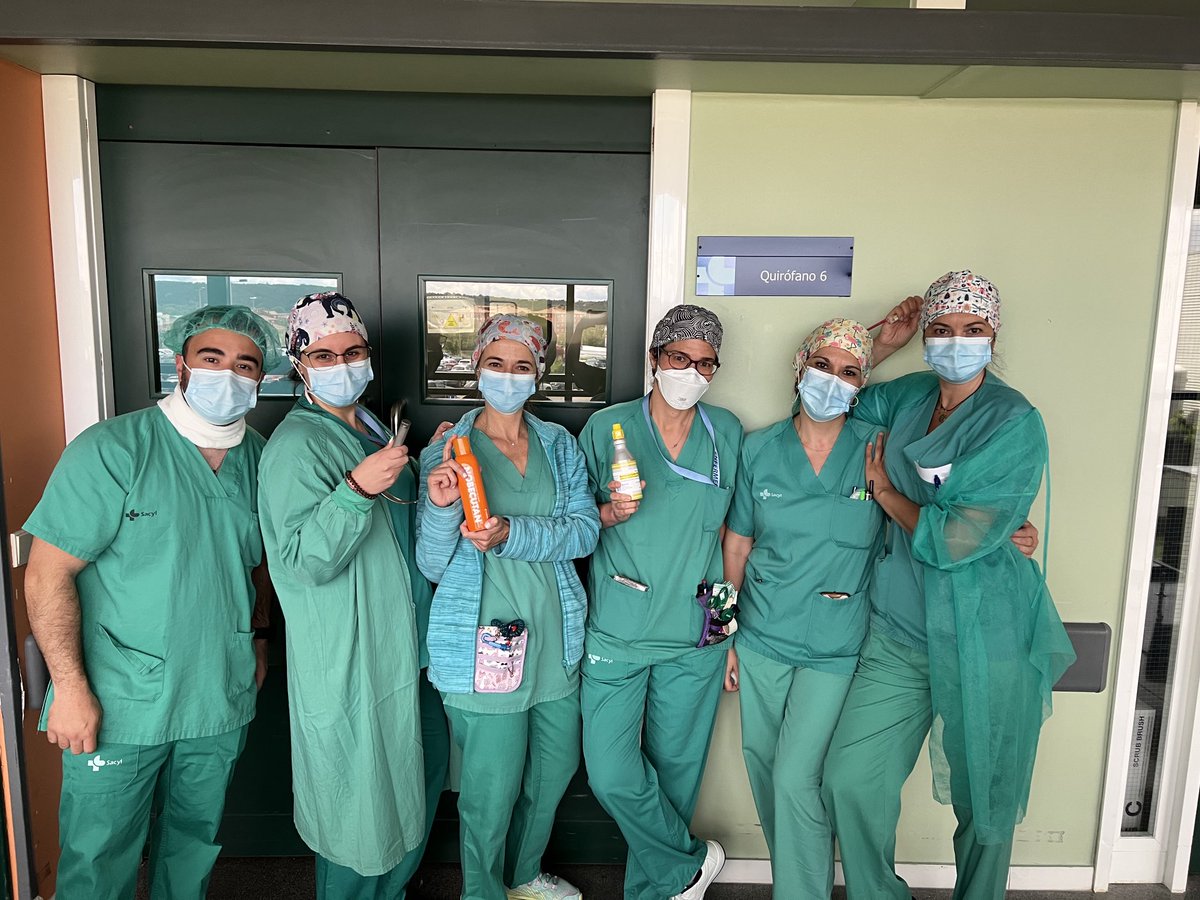 Hoy es el día de la enfermería. No nos podemos olvidar de una parte fundamental de nuestro equipo. #enfermeria #anestesia #trabajoenequipo ⁦<a href="/Sarii_WWW/">Sara Mendez</a>⁩ ⁦<a href="/Montseanestesia/">Montse Alvarez</a>⁩