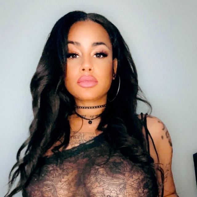 SinnerBabe1's tweet photo. Hello beautys follow this hot Woman on Onlyfans and see her Hot Content 
https://t.co/2FqpfWzg0L #onlyfanslatinas #hotwomans #lookwhatyouneed 
 💎🍒🔥 https://t.co/NxKXrprWYd