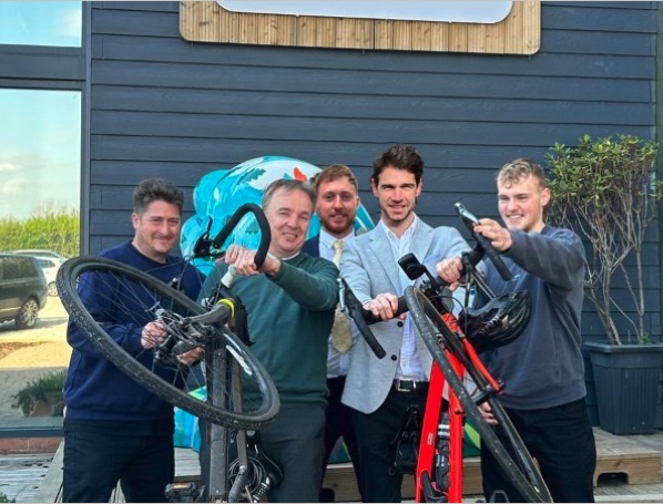 The Cosy Direct Cycling Team are cycling 100 miles to Skegness this weekend for @derbykidscamp Well done Cosy Team! 👏🏼🚴🏼‍♂️ @cosydirect @cosyfund 

Support them here 👇🏼
bit.ly/3pD8mDq
#TheVoiceOfEarlyChildhood
#EarlyYears #TeamEC #EYBLUK #EYMatters #EYTalking #KEYU #EYShare