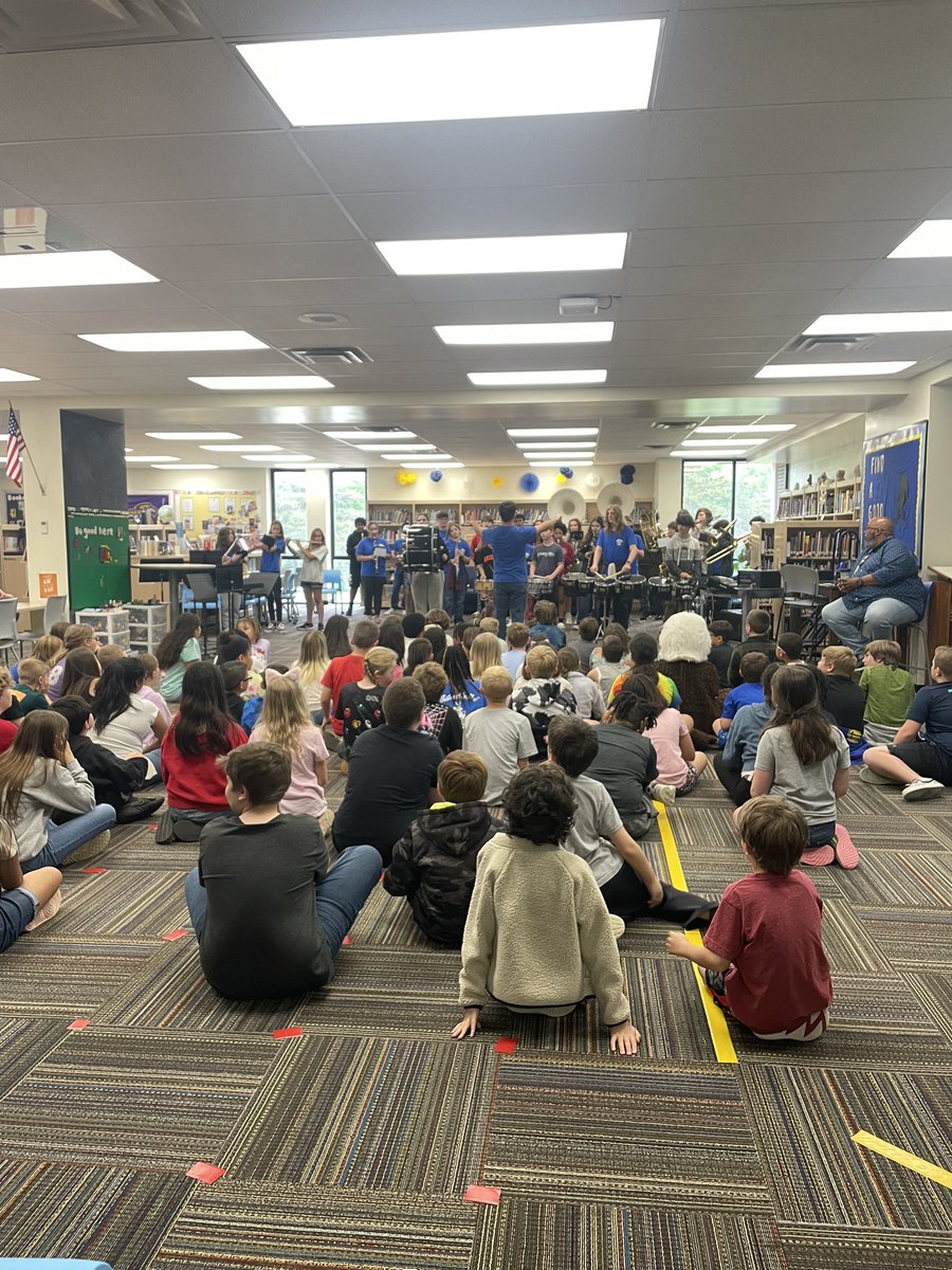 JMS_Eagles's tweet photo. Great visit with Glenwood’s 4th graders yesterday! Can’t wait for them to join us in just about two months! https://t.co/dOndNFsYp5