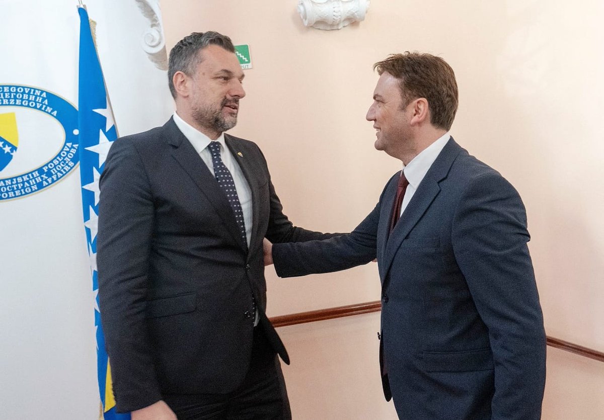 Bujar_O's tweet photo. Great mtg w/ 🇧🇦 FM @DinoKonakovic at @mfa_bih. As @OSCECiO, I reaffirmed @OSCE’s full commitment to strong engagement in the region &amp; close co-operation w/ #BiH, enhancing trust-building efforts &amp; fighting corruption as top priorities. https://t.co/eJgLfI3nMn