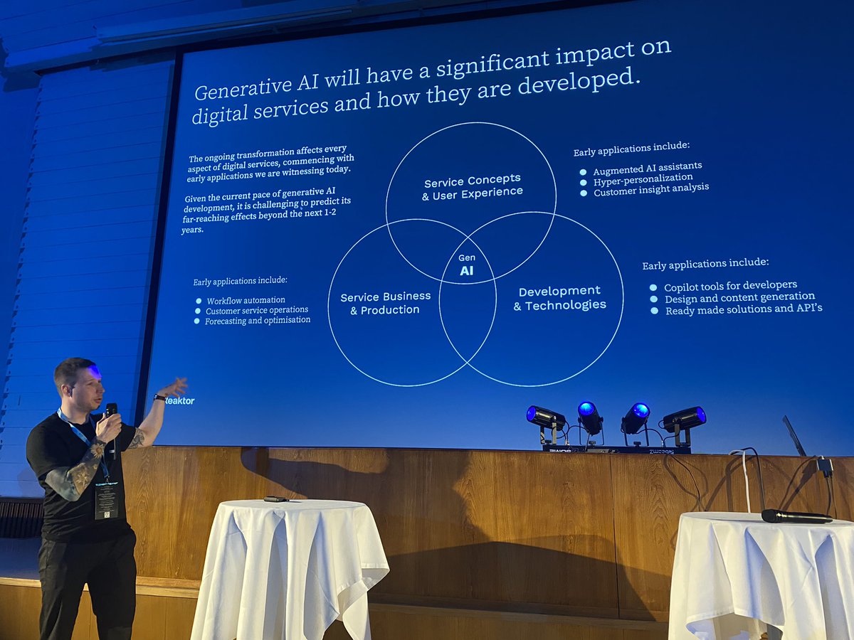 AaltoTUTA's tweet image. Mikko Koskinen from @ReaktorNow talking about large language models at #prodekoseminaari #AI