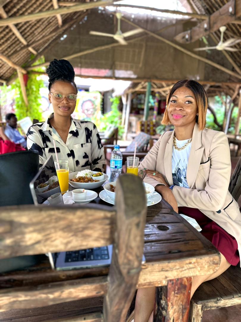 PLPAfrica's tweet photo. Tanzania🇹🇿

PLP's Head of Programs, @Sthandwasamii, had a productive meeting with @UHappyglory, the Business Dev Manager at @evmakco. 

The partnership will empower businesses &amp; advance the #1MillionDevs4Africa initiative. Stay tuned for updates!⚡ 

#Fintech #BusinessEmpowerment https://t.co/w1nrxSkaL7