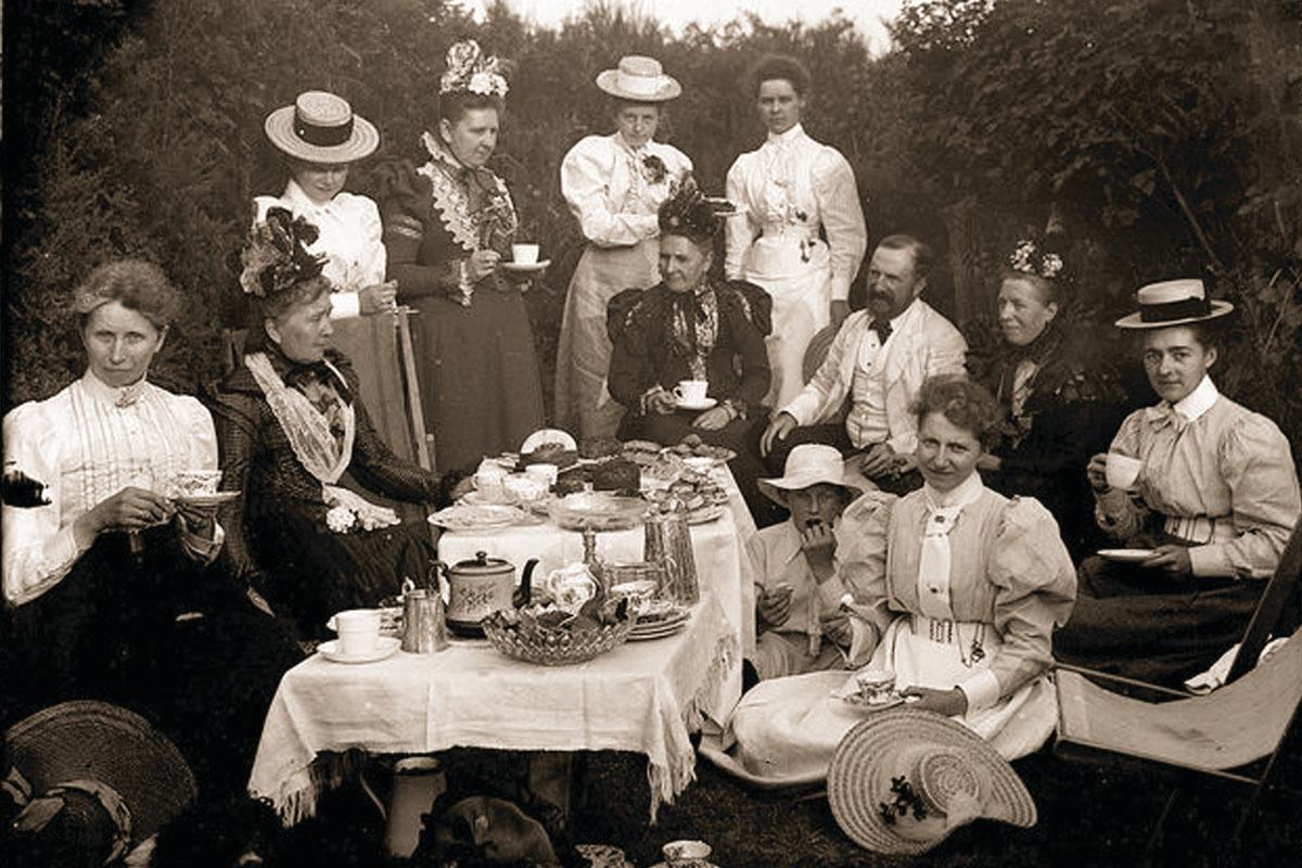 Saturday, June 3rd

Tea with the Pinchots
A unique experience to "meet" individual Pinchot family members and Teddy Roosevelt!

Seven different tea times. Tickets are limited.
Purchase now >>
conta.cc/44UKk6P