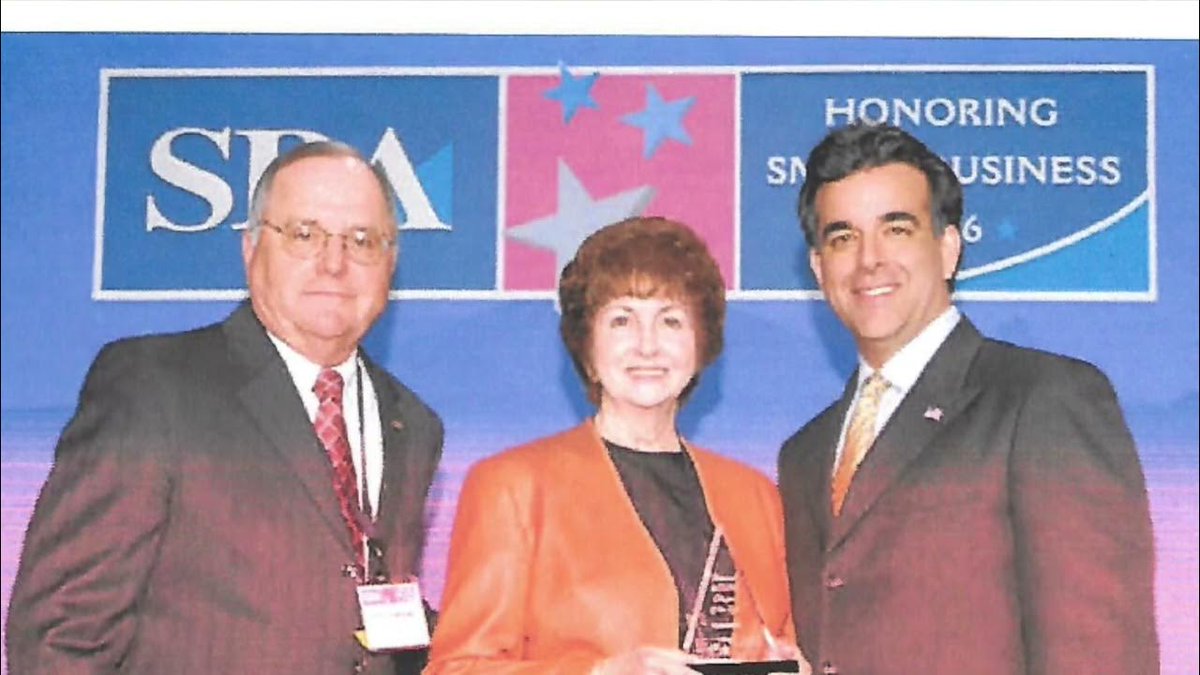 CincinnatiSCORE's tweet image. Mary Jane Good is recognized as volunteer of the month. She has done incredible work for the chapter in 20 years.

Watch her recognition here: bit.ly/41RDmgO 

#volunteerofthemonth #incrediblework #recognition