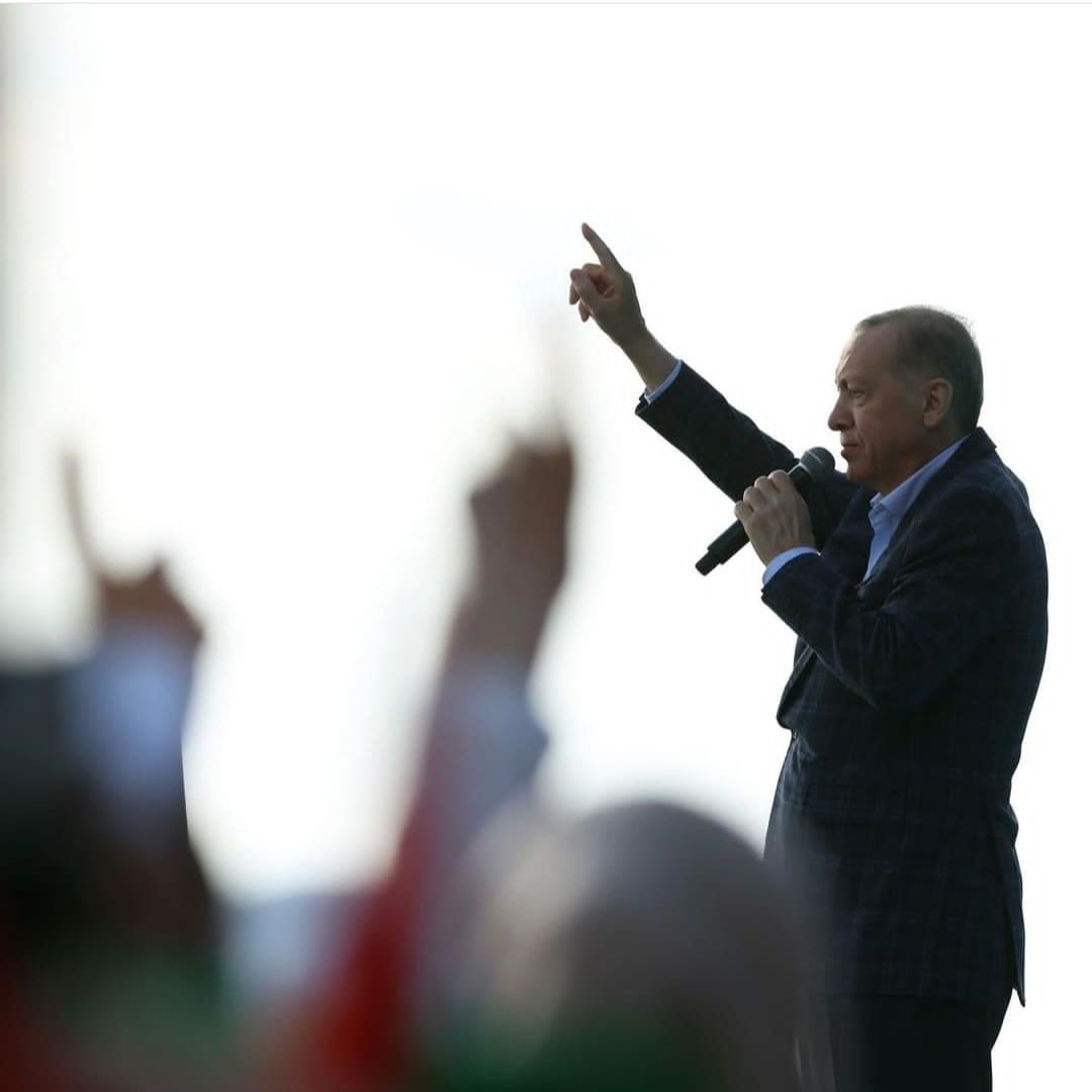 Recep Tayyip ERDOĞAN'ı tekrar başkan seçmemize son 2 gün kaldı. ❤
#KAZANIYORUZ