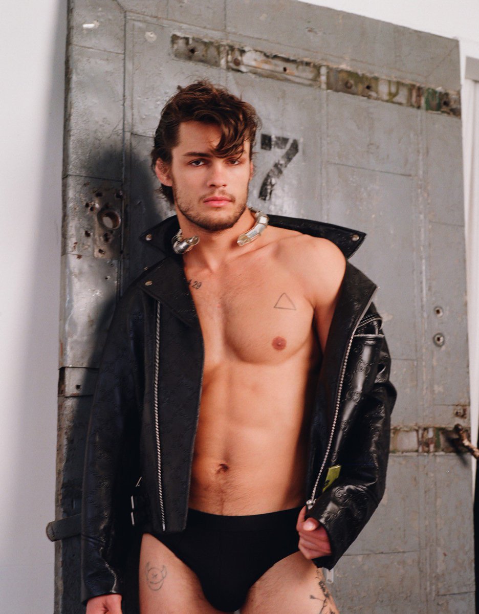 Fit Famous Males on Twitter: "Dylan Geick 😍🔥"