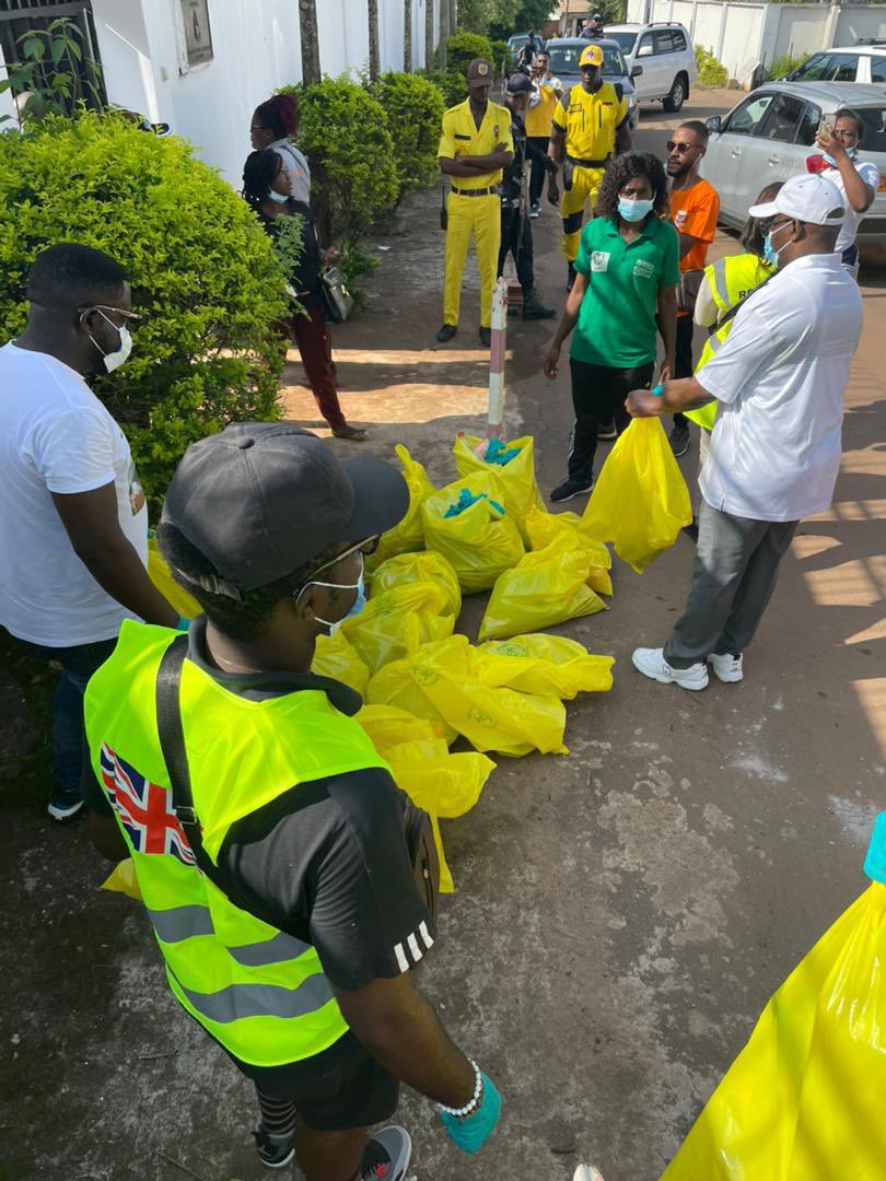 Today we launched the #GreenNetwork to promote more sustainable practices and raise awareness about waste management and #recycling ♻️ organised by @UKinCameroon & @CanadaCameroon 🇨🇦 We were joined by @P_VanDamme_EU @hciyaounde @USEmbYaounde @herreroR 🇪🇺🇮🇳🇺🇸🇧🇪 and @PlanCameroon