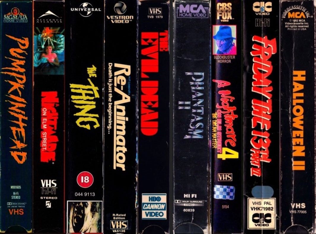 Horror Spines 💀 📼 🩸🔪🪦🎬

#vhscollector #vhstapes #vhshorror #vhsspines #vhsaesthetic #bekindrewind #tapeheads #welovevhs #vhsforever #vhscommunity #vhsfamily #vhs #vhslife #vhsishappiness #horrorcollector #horrormovies #horrorgoddess💀💋