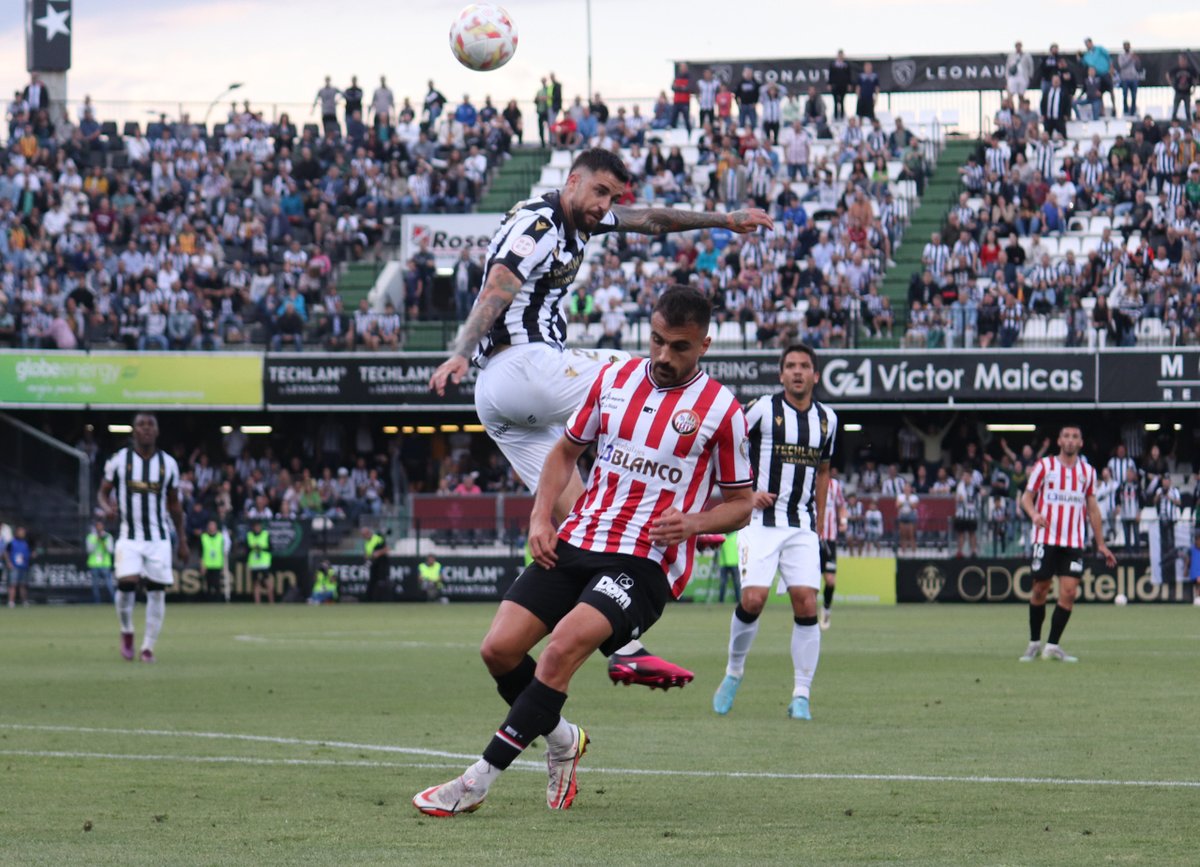 Desmarka't tweet media