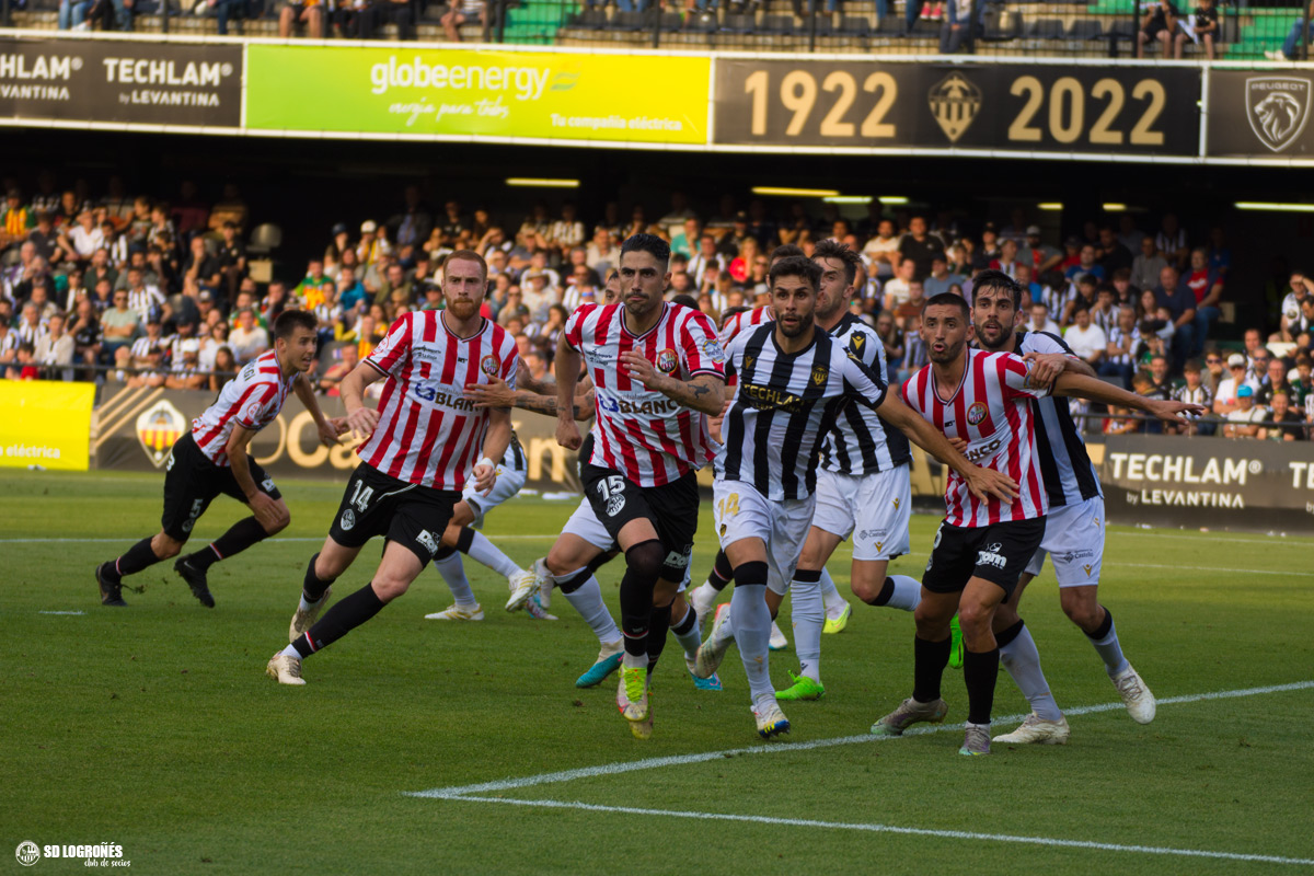 Desmarka't tweet media