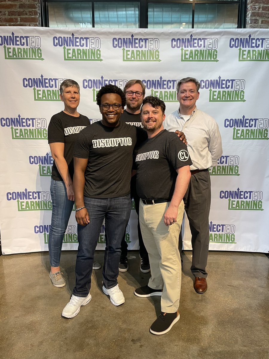 Great night celebrating learning at our annual ungala! Social shout out to the leadership team for making it all happen! #learningstl #moedchat