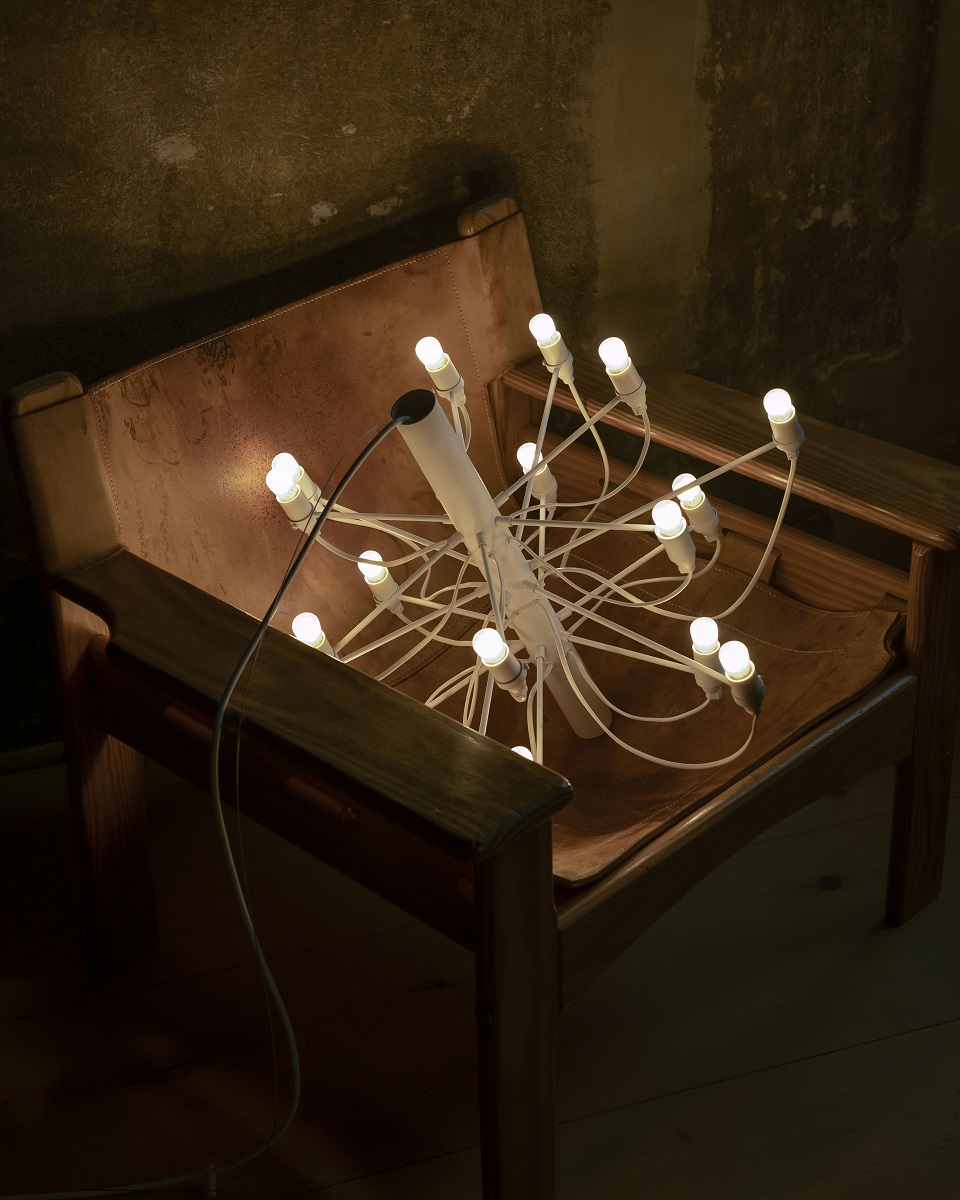 DVLighting's tweet photo. An iconic design now available in a refreshing matt white finish, @FlosWorldwide 2097 chandelier by Gino Sarfatti. Unveiled at Milan's Salone Del Mobile event in April, this stunning new addition made quite an impact! https://t.co/HR1hoOInFg
#interiordesign #homedecor #lighting https://t.co/QWFIKnofk5